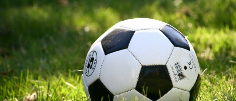 Article : Le foot peut-il rapprocher les Algériens et les Marocains ?